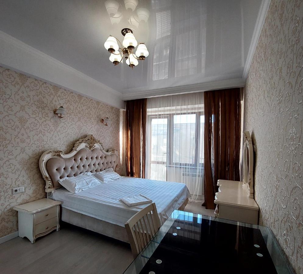 Elite Apartment on Sovetskay street Bisjkek Eksteriør bilde